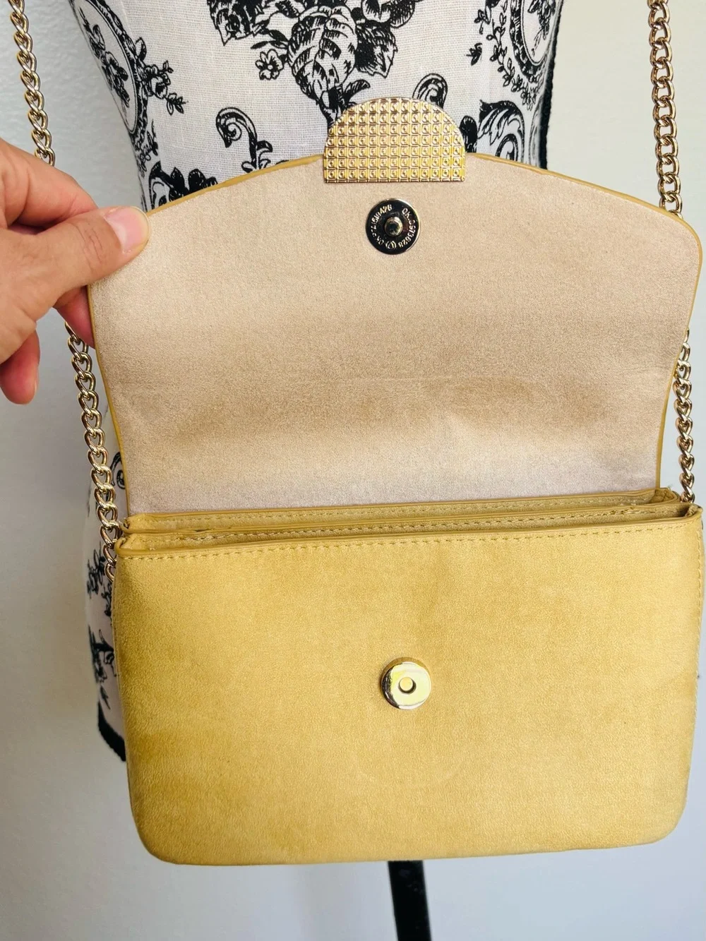 H&M Yellow Suede Crossbody Bag with Gold Chain Strap - Picture 8 of 13